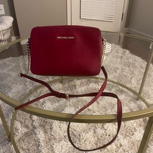 Michael kors crossbody bag.